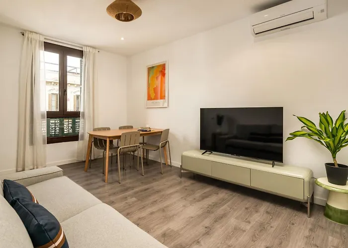 Appartement Eixample Pedestrian Gem Balcony Bathtub Ac Barcelone