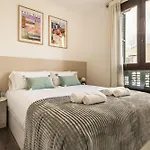 Apartament Eixample Pedestrian Gem Balcony Bathtub Ac