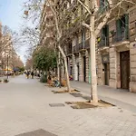 Eixample Pedestrian Gem Balcony Bathtub Ac Apartament