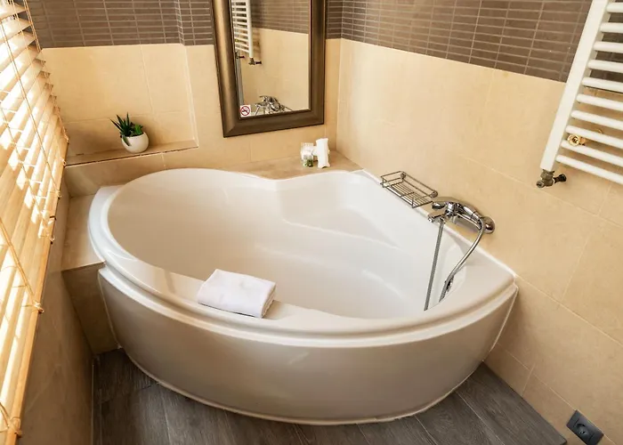 Eixample Pedestrian Gem Balcony Bathtub Ac Apartament Barcelona